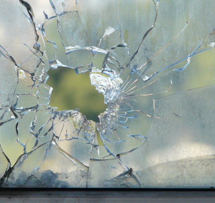 Reparatur von Glasbrüchen bzw. Neuverglasungen